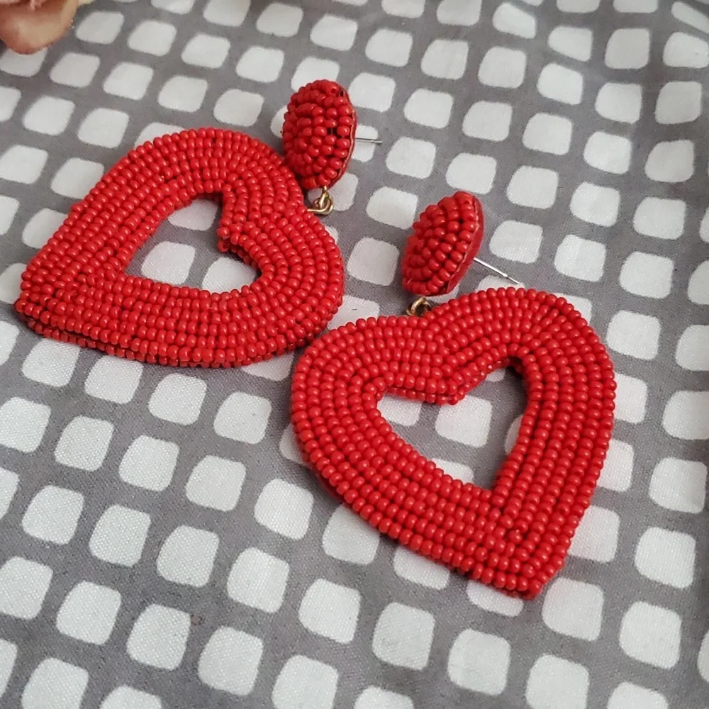 Piper K Handcrafted Seedbead Heart Earrings - Picture 8 of 8